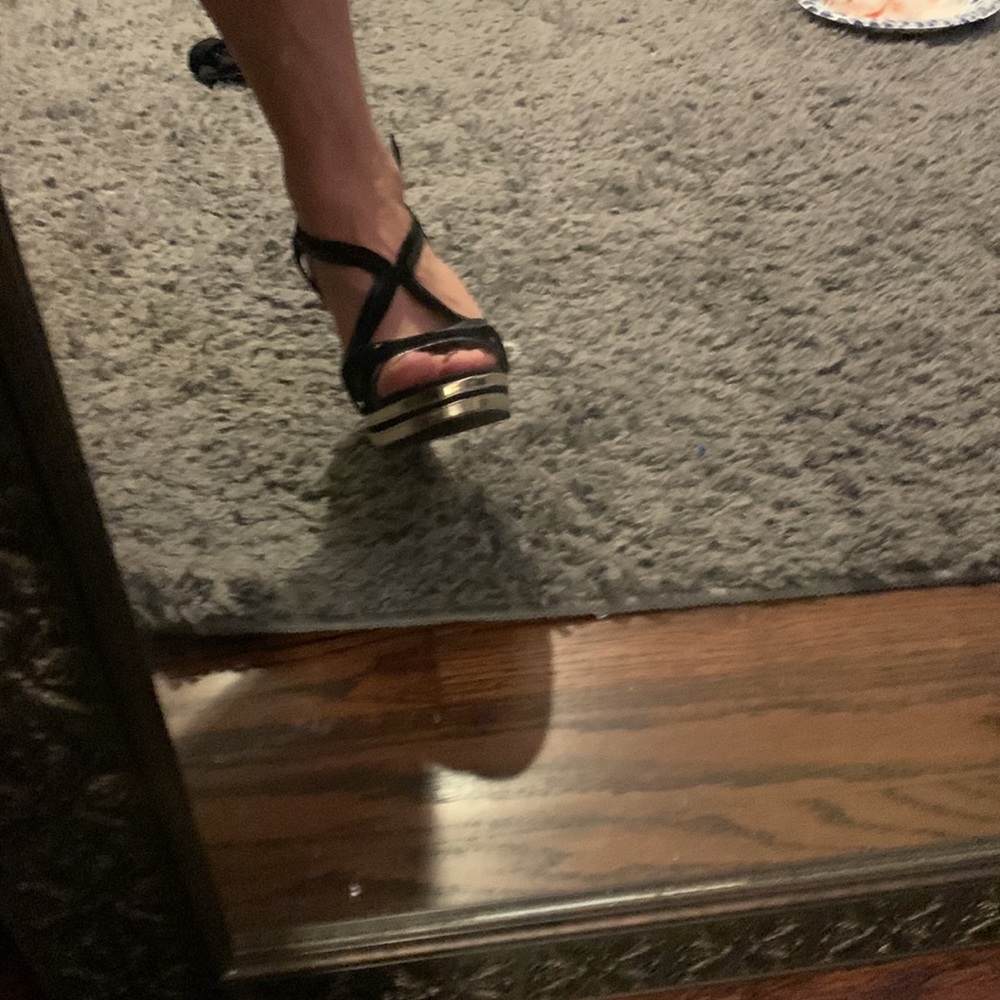 Wore Twice Only Almost New Size 8 Very Comfy - image 2